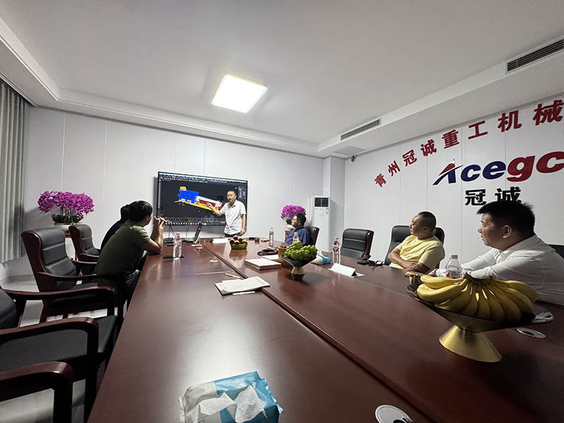 中東客戶(hù)實(shí)地考察沙金設(shè)備